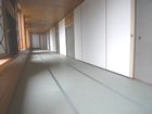 走廊上也鋪著榻榻米，隆冬時(shí)節(jié)也能赤腳行走。